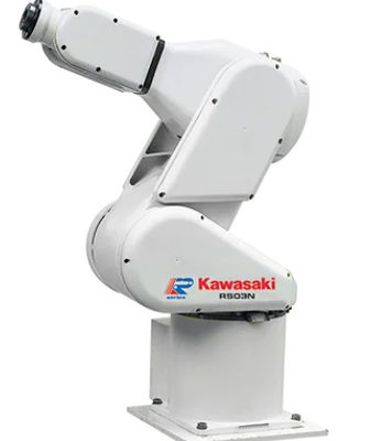 Uso del braccio robot RS003N di Kawasaki per la movimentazione, il carico e lo scarico, l'adesione